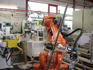 Automatisierte Fertigungszelle für Rohrendenumformung und Mehrebenen  CNC Rohrbiegemaschine mit Roboterhanding